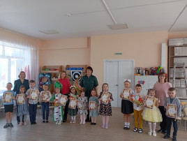 Конкурс Чтецов "Под парусом весны" Конкурс Чтецов "Под парусом весны".