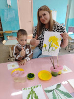 Мастер класс с мамами в день Одуванчика Мастер класс с мамами в день Одуванчика.
