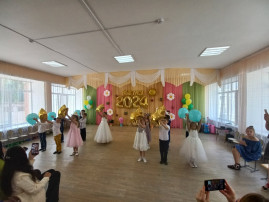 Выпускной бал в группе "Пчелки" Выпускной бал в группе "Пчелки".